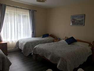 Отели типа «постель и завтрак» Killurin Lodge Уэксфорд Quadruple or Triple Room with Private Bathroom-5
