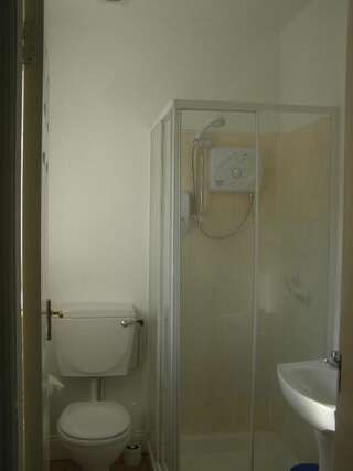 Отели типа «постель и завтрак» Killurin Lodge Уэксфорд Quadruple or Triple Room with Private Bathroom-7